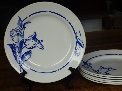 Lot assiettes à - de,